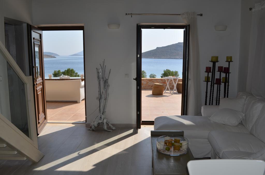Villa Aristoteles Chalki Town الغرفة الصورة